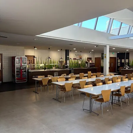 Cozy Ensuite Near Centre Privatunterkunft